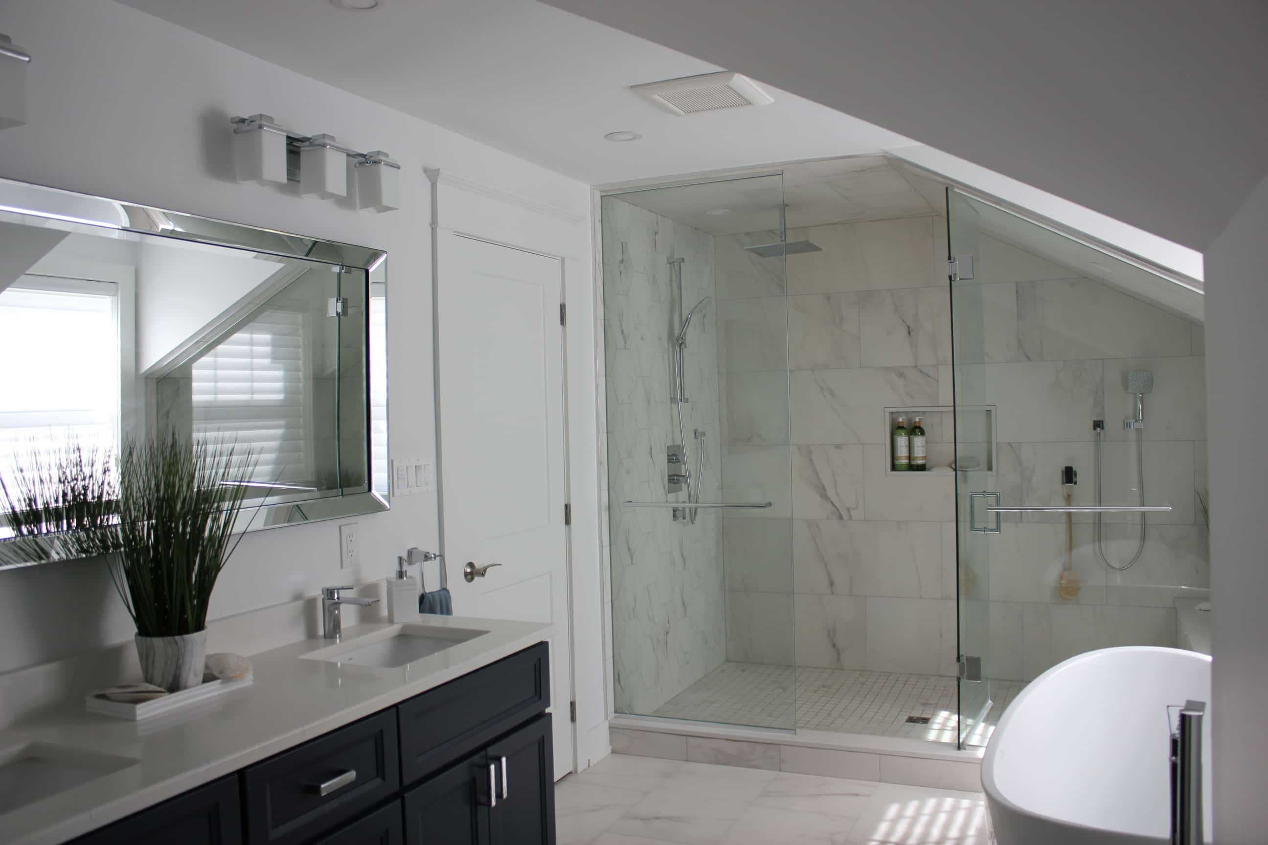 Victoria Ensuite Looking NorthEast Lights Off A-min
